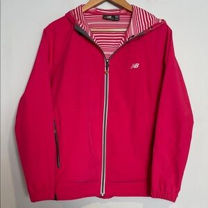 New Balance Women’s Hot Pink Rain jacket Size Large